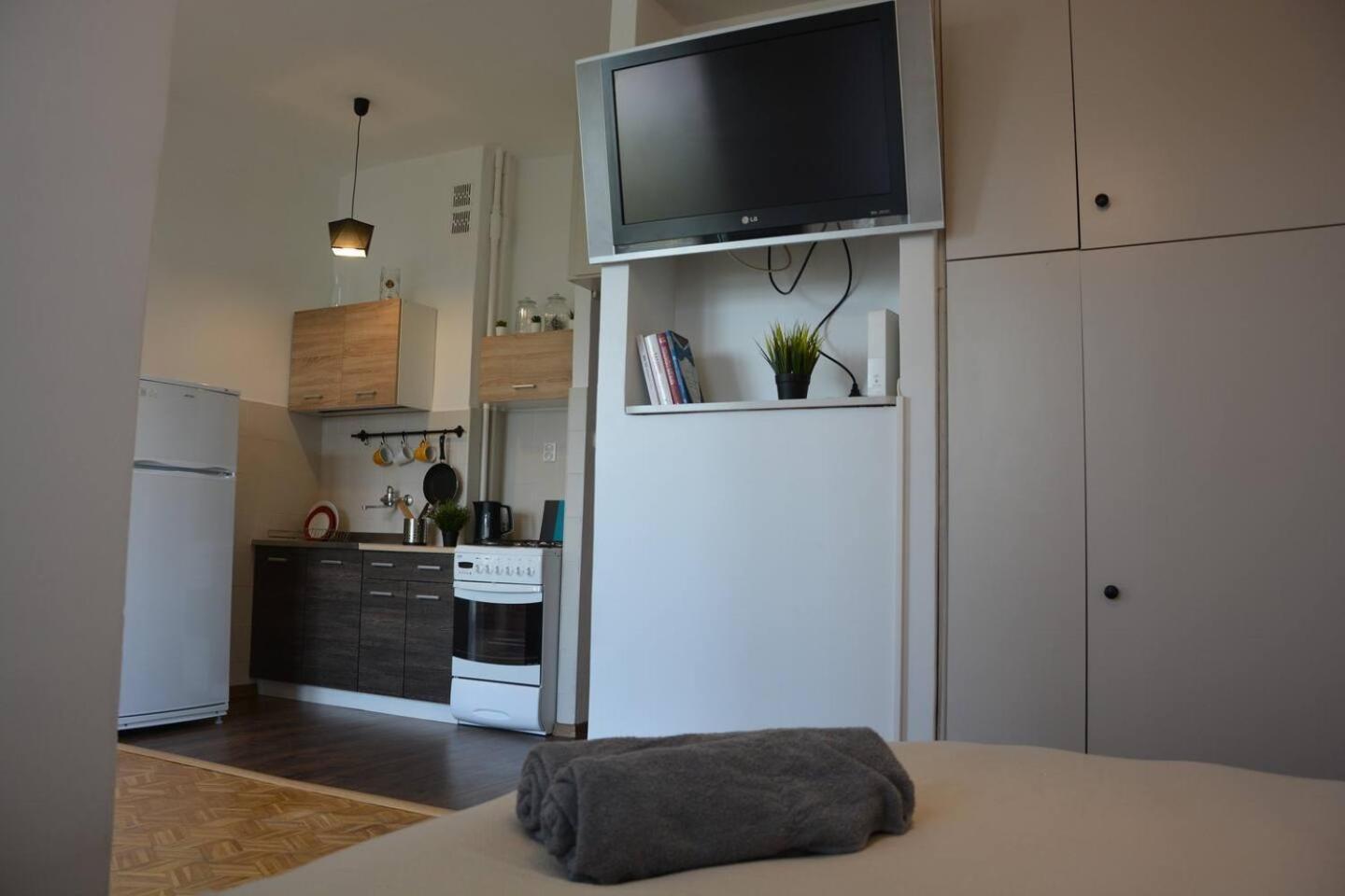 Ohmyhome - Sunny Apartment In City Center Varsóvia Exterior foto